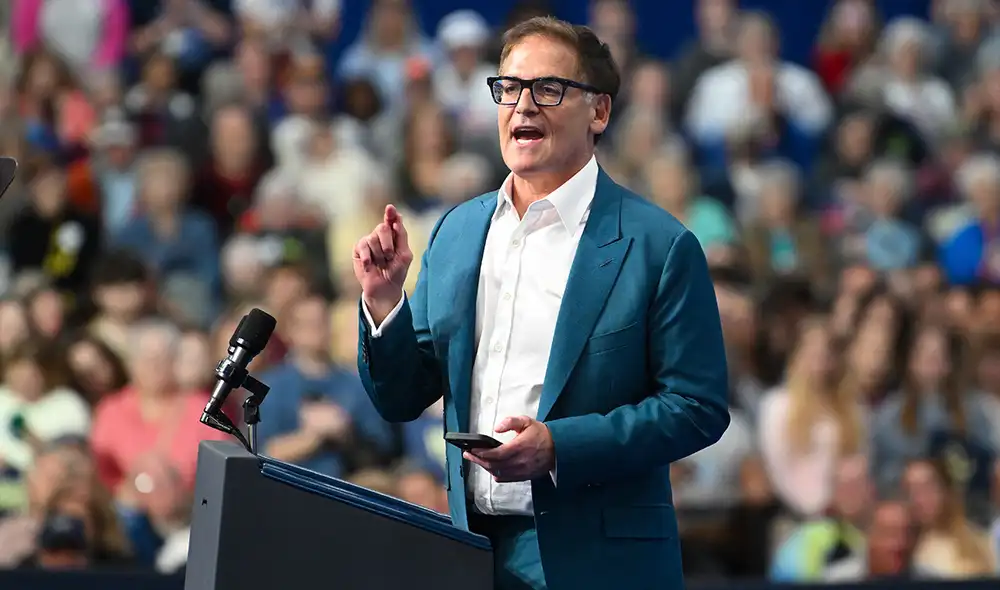 En una entrevista con CNBC, Cuban recomendó a los adolescentes centrarse en la IA, señalando que esta área ofrece amplias oportunidades de crecimiento y habilidades demandadas en el mercado laboral. Foto: AFP