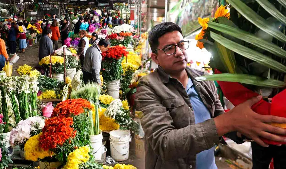 Los comerciantes del Mercado de Flores no saben si podrán reubicarse tras el desalojo. Foto: composición LR/Andina