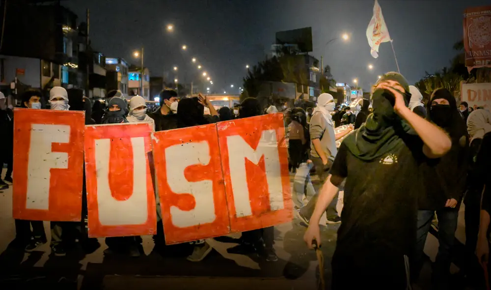 Imágenes mostraron el actuar de los estudiantes en los exteriores de la Universidad Nacional Mayor de San Marcos. Fotos: Miguel Vásquez