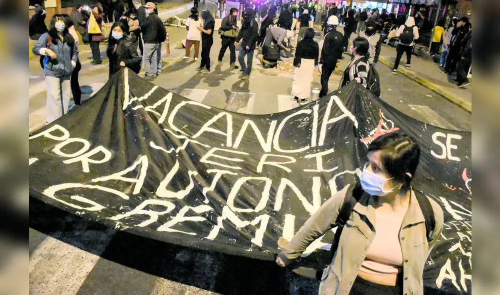 Los estudiantes exigen la renuncia de la rectora, pues consideran que ha hecho una mala gestión. Foto: Miguel Vásquez/La República