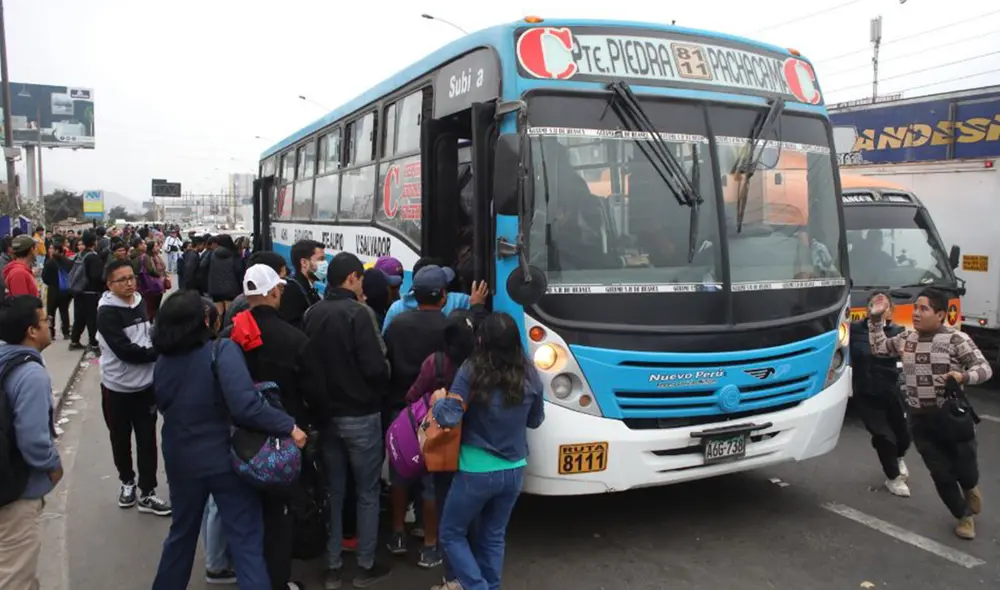Transportistas y otros gremios realizarán un paro nacional de 72 horas desde el miércoles 13 hasta el viernes 15 de noviembre, en protesta por la inseguridad y la extorsión. Foto: La República