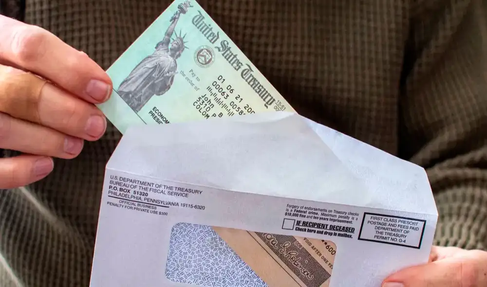 Para inscribirse y recibir el cheque, los ciudadanos deben registrarse dentro de los plazos establecidos por el gobierno. Foto: Telemundo Para inscribirse y recibir el cheque, los ciudadanos deben registrarse dentro de los plazos establecidos por el gobierno. Foto: Telemundo