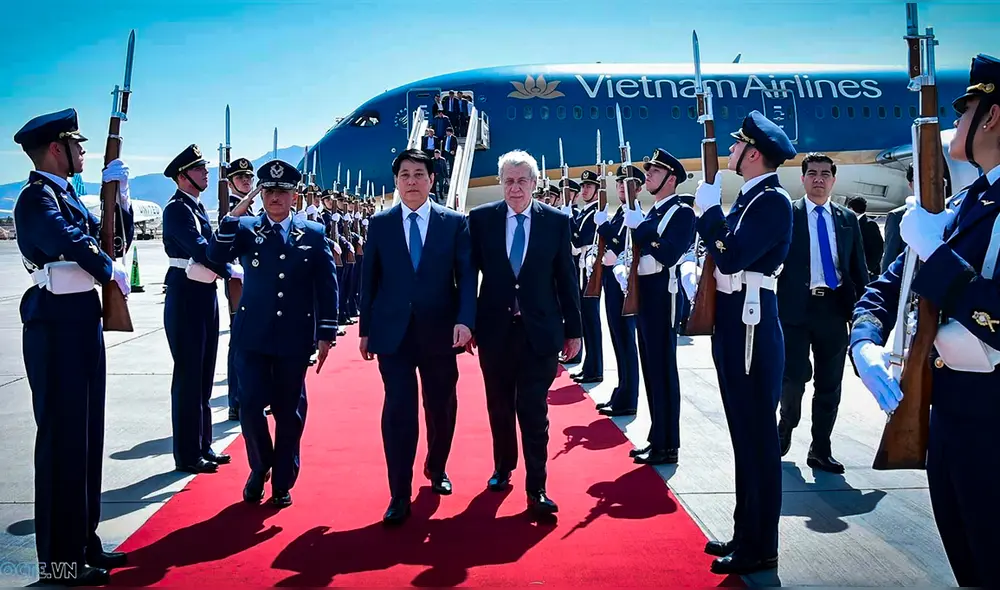 Este incidente ocurre durante la primera visita oficial de un líder vietnamita a Chile en más de una década, que coincide con la celebración de 30 años de relaciones diplomáticas entre ambos países. Foto: Cancillería de Chile Este incidente ocurre durante la primera visita oficial de un líder vietnamita a Chile en más de una década, que coincide con la celebración de 30 años de relaciones diplomáticas entre ambos países. Foto: Cancillería de Chile
