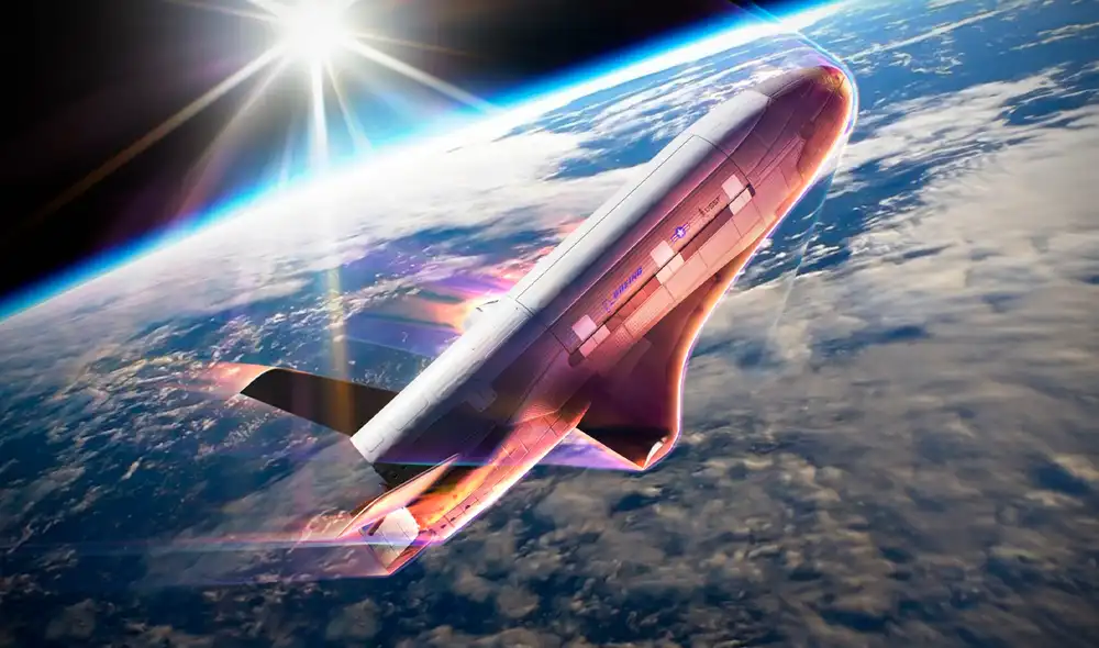 El X-37B, desarrollado por Boeing, plantea un desafío en la competencia por el espacio. Foto: Universe Today