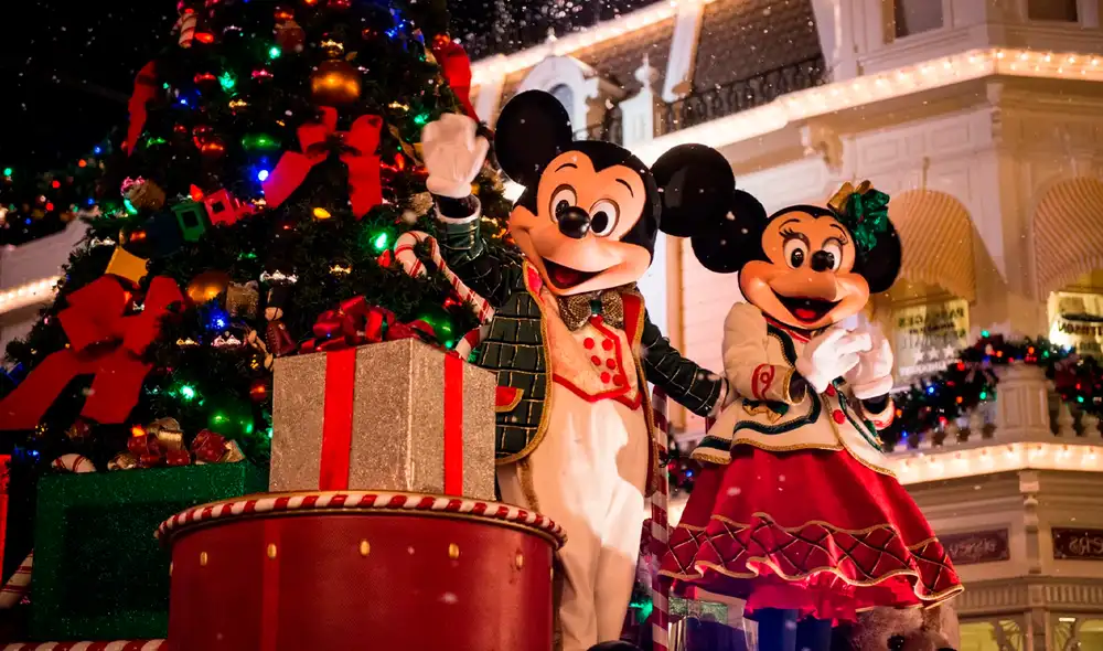 Los visitantes disfrutarán de espectáculos, desfiles y decoraciones festivas en todos los parques, creando un ambiente mágico ideal para celebrar la Navidad. Foto: SiDisney