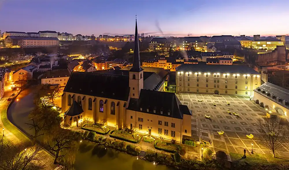 En Luxemburgo, además de su idioma oficial, se utilizan el francés y el alemán.