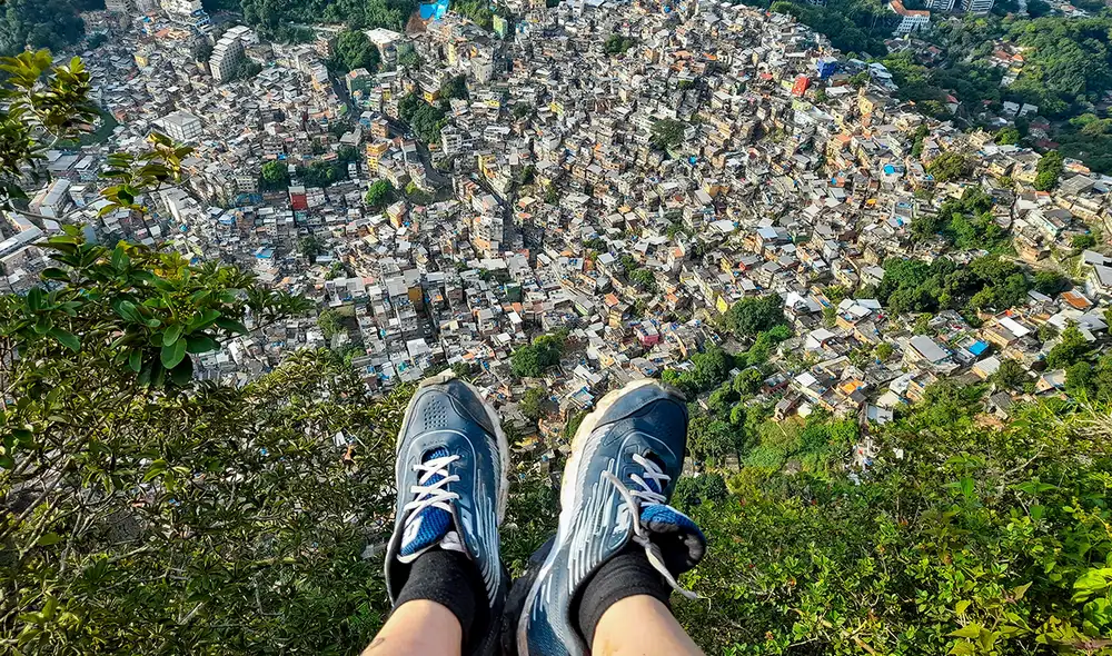 Viajar a países con altos niveles de inseguridad y conflictos requiere precauciones adicionales. Es crucial estar bien informado, registrar tu viaje en la embajada. Foto: Pexels Viajar a países con altos niveles de inseguridad y conflictos requiere precauciones adicionales. Es crucial estar bien informado, registrar tu viaje en la embajada. Foto: Pexels