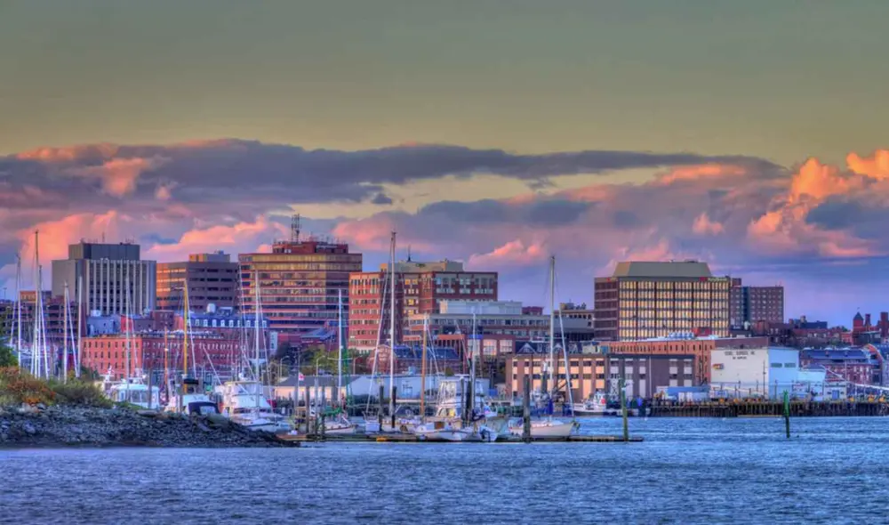 Aunque el costo de vida en Portland es un 10% superior al promedio nacional, se considera razonable frente a metrópolis como Nueva York y Los Ángeles, donde los costos son mucho más altos. Foto: Visit Maine Aunque el costo de vida en Portland es un 10% superior al promedio nacional, se considera razonable frente a metrópolis como Nueva York y Los Ángeles, donde los costos son mucho más altos. Foto: Visit Maine