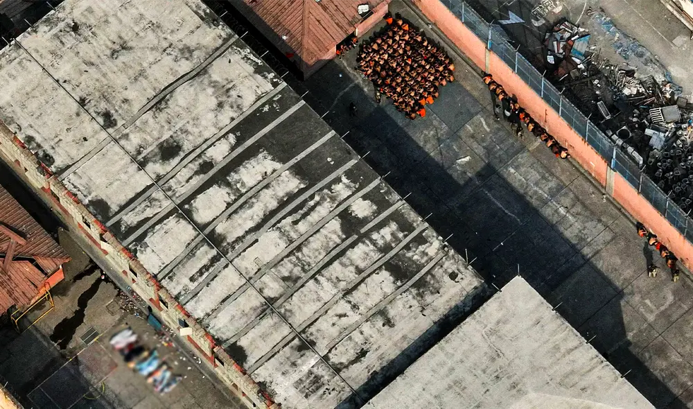 Las autoridades anunciaron que, tras el enfrentamiento, lograron restablecer el orden en la prisión mediante la intervención. Foto: AFP. Las autoridades anunciaron que, tras el enfrentamiento, lograron restablecer el orden en la prisión mediante la intervención. Foto: AFP.