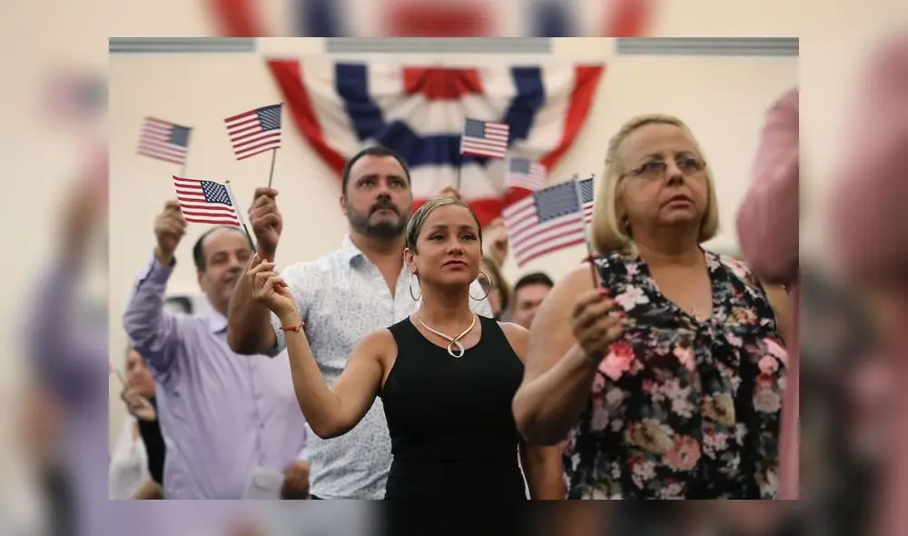 Miles de inmigrantes podrían renunciar a este documento el próximo año. Foto: Composición LR/ El Peruano Miles de inmigrantes podrían renunciar a este documento el próximo año. Foto: Composición LR/ El Peruano