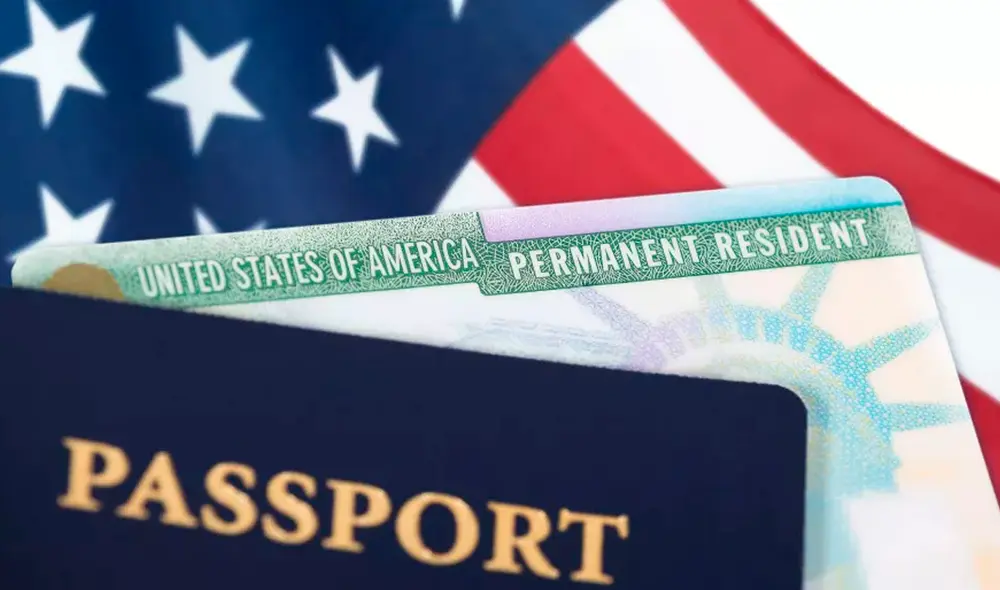 Conoce las tarifas de la Green Card en este 2024 y conoce cómo pagar los $220 para asegurar el documento. Foto: TV Azteca