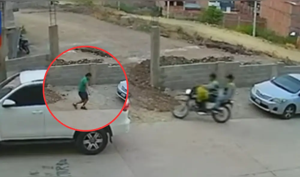 Criminales siguieron al hombre hasta su vivienda para robarle el dinero. Foto: Captura Panamericana Televisión Criminales siguieron al hombre hasta su vivienda para robarle el dinero. Foto: Captura Panamericana Televisión