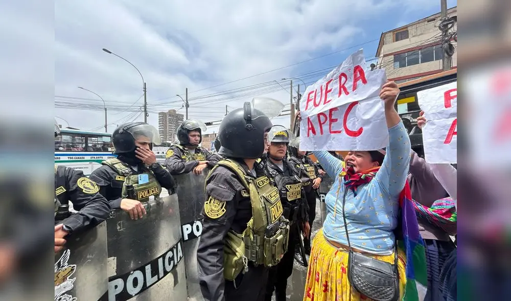 En contra. Esta mujer reclama porque sus paisanos de Puno están olvidados. Foto: La República
