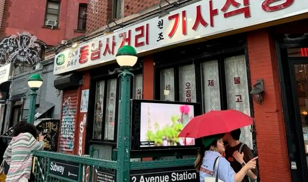 Abierto todos los días de 5:00 p. m. a 10:30 p. m. y para almuerzo de viernes a domingo, Kisa ofrece un ambiente acogedor y servicio eficiente, priorizando la satisfacción del cliente. Foto: composición LR/AFP. Abierto todos los días de 5:00 p. m. a 10:30 p. m. y para almuerzo de viernes a domingo, Kisa ofrece un ambiente acogedor y servicio eficiente, priorizando la satisfacción del cliente. Foto: composición LR/AFP.