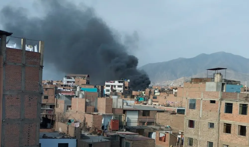 Cinco unidades de bomberos atendieron la emergencia junto con el personal de serenazgo del distrito/Foto: Difusión Cinco unidades de bomberos atendieron la emergencia junto con el personal de serenazgo del distrito/Foto: Difusión