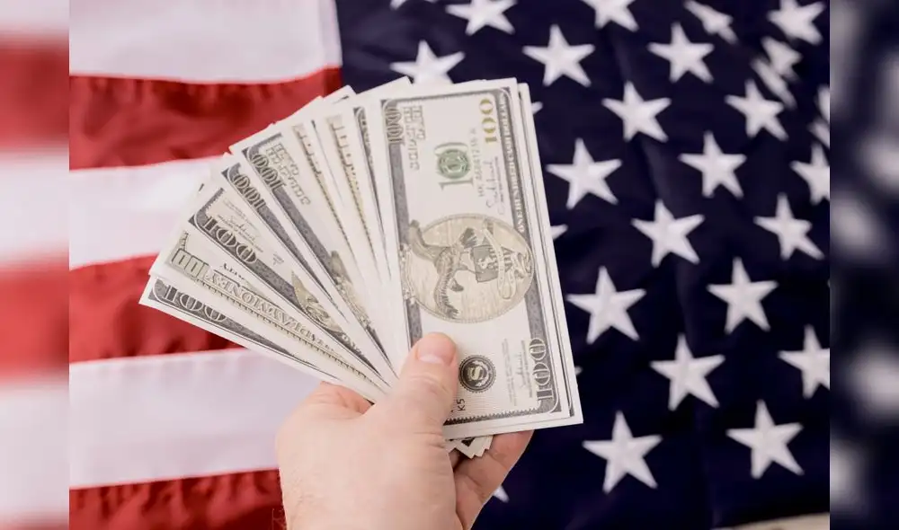 El cheque de estímulo mejora la situación financiera de diversas familias en USA. Foto: Composición LR/La Opinión