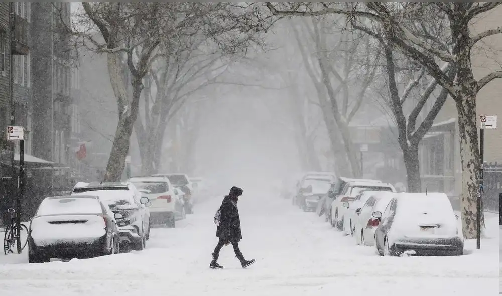 Las tormentas de invierno afectan a millones de estadounidenses cada año. Foto: Composición LR/ El Mundo