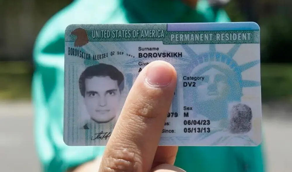 Para solicitar la Green Card, es necesario haber residido en Estados Unidos durante al menos cinco años y probar una presencia física de 18 meses en ese periodo. Foto: Infobae