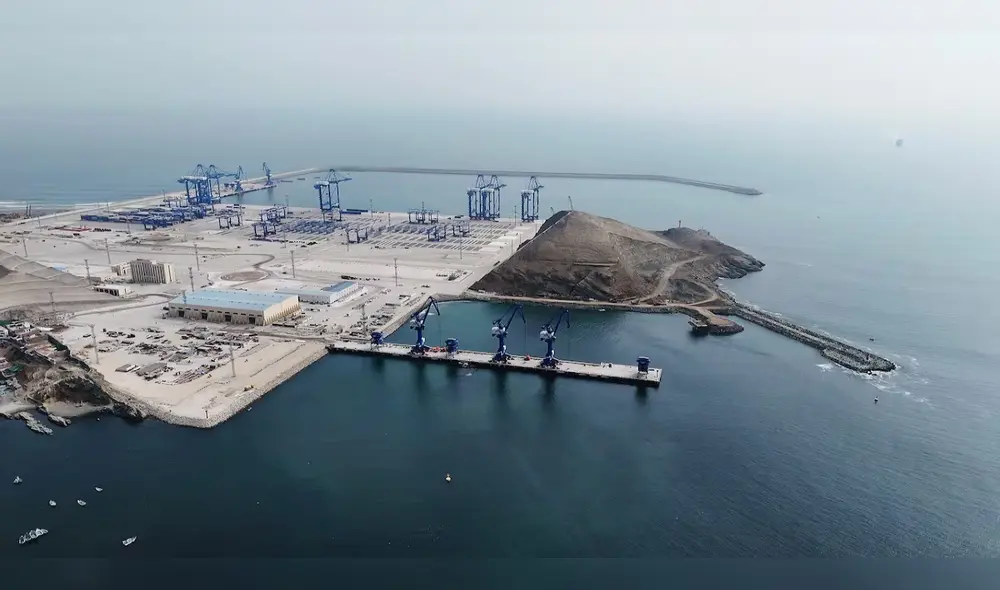 El puerto de Chancay será un nodo estratégico que conectará Sudamérica con Asia, impulsando el comercio internacional con infraestructura moderna. Foto: KCH