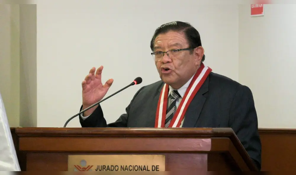 Jorge Salas Arenas dio un discurso en la juramentación del nuevo presidente del Jurado Nacional de Elecciones. Foto: Miguel Vásquez Jorge Salas Arenas dio un discurso en la juramentación del nuevo presidente del Jurado Nacional de Elecciones. Foto: Miguel Vásquez