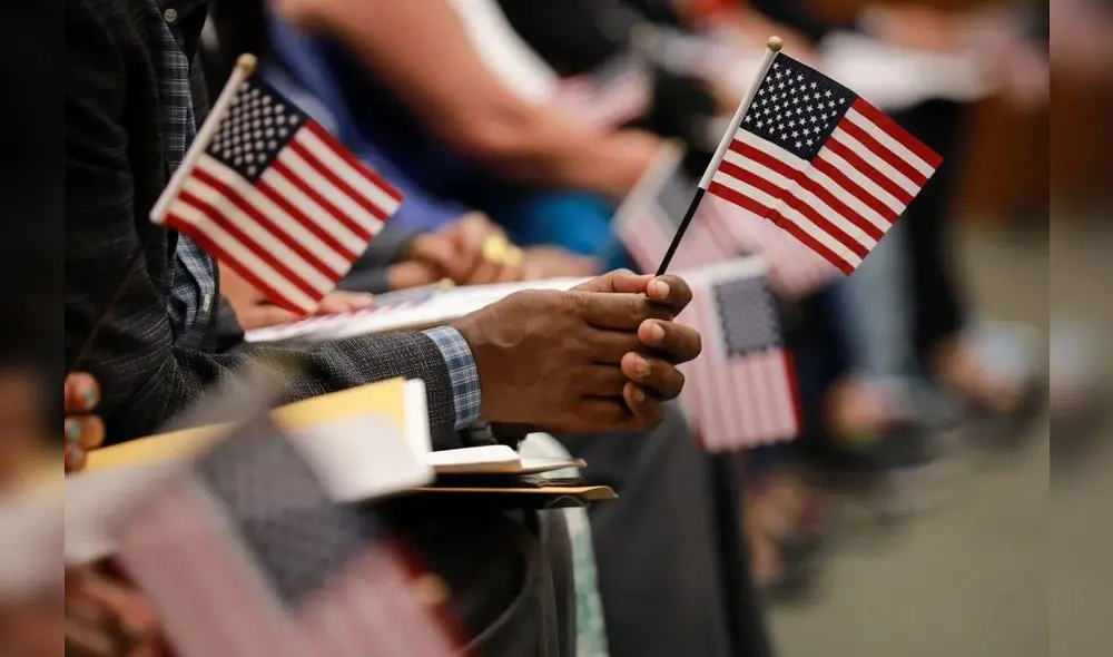 La ciudadanía americana es vital para millones de inmigrantes en USA. Foto: Composición LR/Migrantes USA