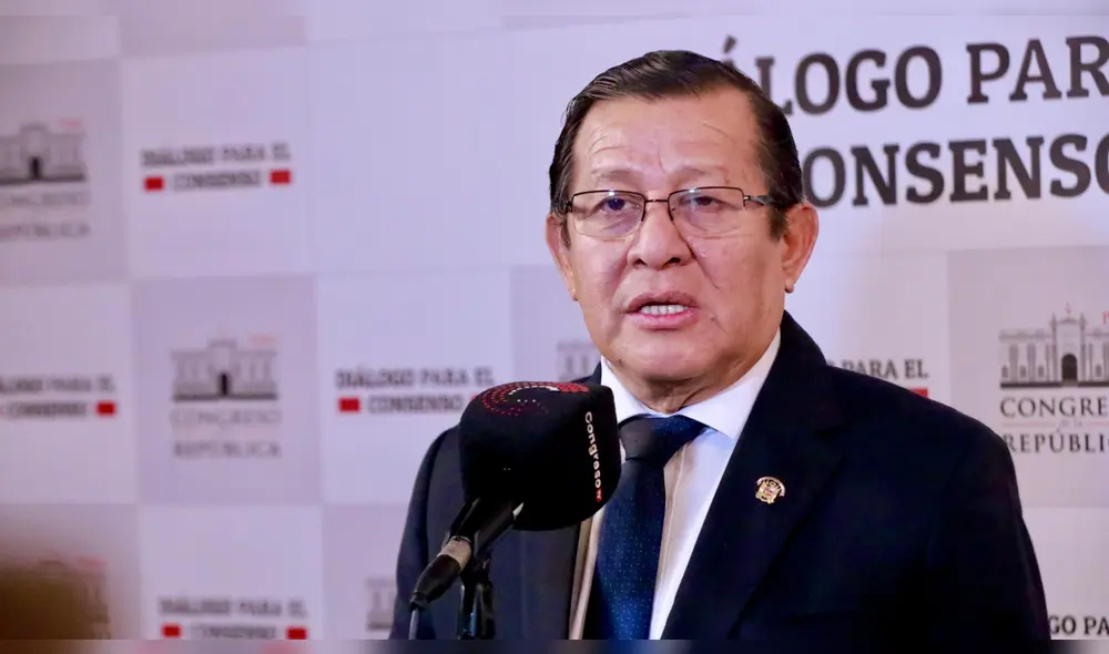 Eduardo Salhuana salió en defensa del hermano de la presidenta Dina Boluarte. Foto: Congreso