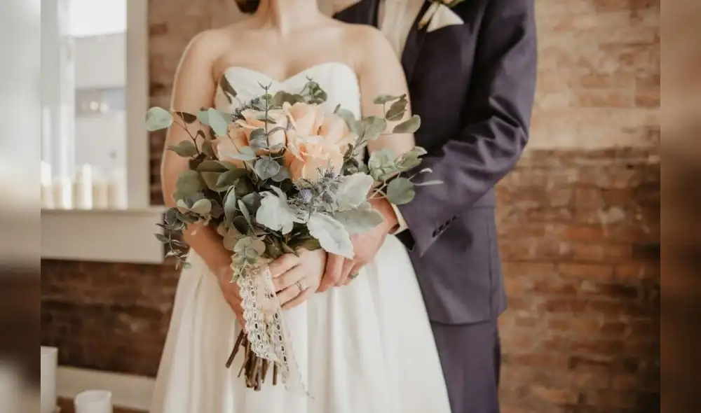 El incidente ha generado un amplio debate sobre las normas sociales en eventos formales. Foto: Mag