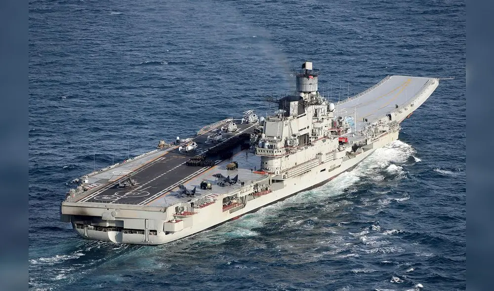 El portaaviones fue sometido a reparaciones significativas, como un nuevo sistema de propulsión, mejoras en el cableado y sistema de control de vuelo. Foto: Russia Beyond El portaaviones fue sometido a reparaciones significativas, como un nuevo sistema de propulsión, mejoras en el cableado y sistema de control de vuelo. Foto: Russia Beyond