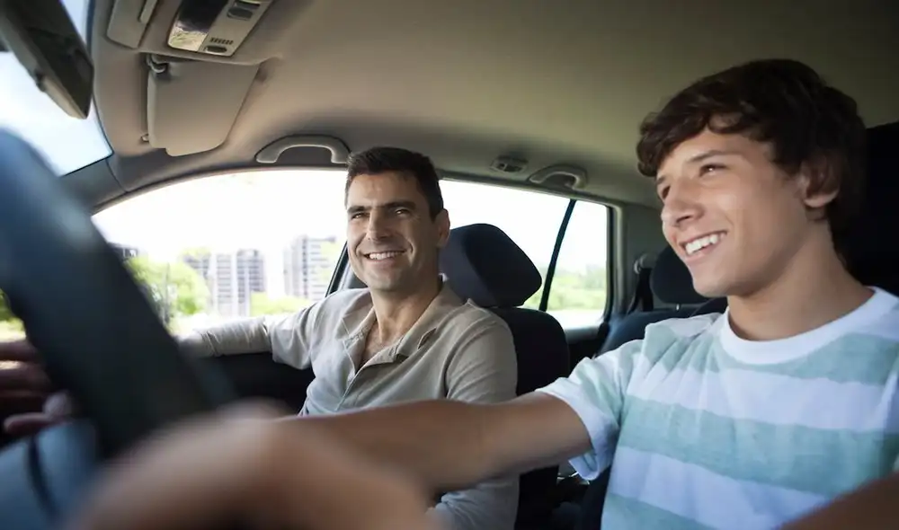 Para aprobar el examen escrito en California, es necesario estudiar el manual del conductor y responder correctamente a las preguntas sobre las leyes de tránsito. Foto: Practicant Para aprobar el examen escrito en California, es necesario estudiar el manual del conductor y responder correctamente a las preguntas sobre las leyes de tránsito. Foto: Practicant