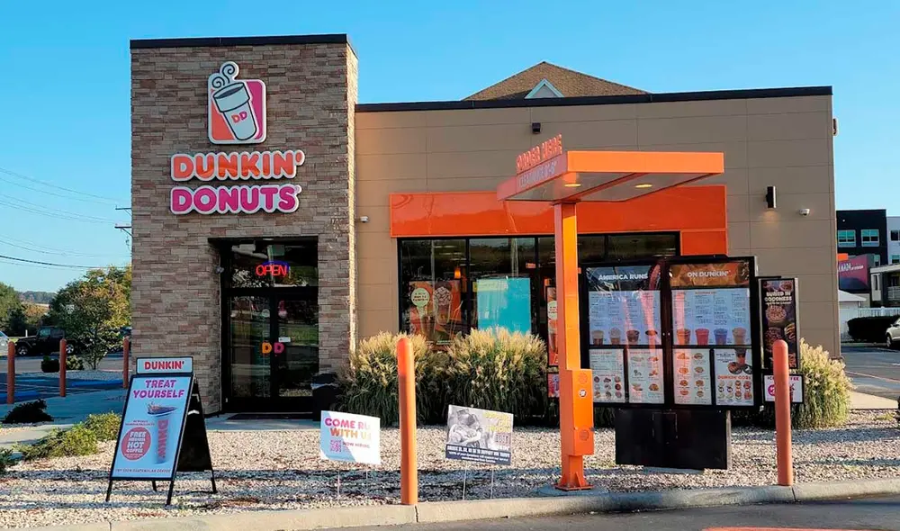 Muchos restaurantes en Estados Unidos ofrecen cenas especiales de Acción de Gracias con menús tradicionales que incluyen pavo, relleno, puré de papas y pastel de calabaza. Foto: Dunkin Muchos restaurantes en Estados Unidos ofrecen cenas especiales de Acción de Gracias con menús tradicionales que incluyen pavo, relleno, puré de papas y pastel de calabaza. Foto: Dunkin