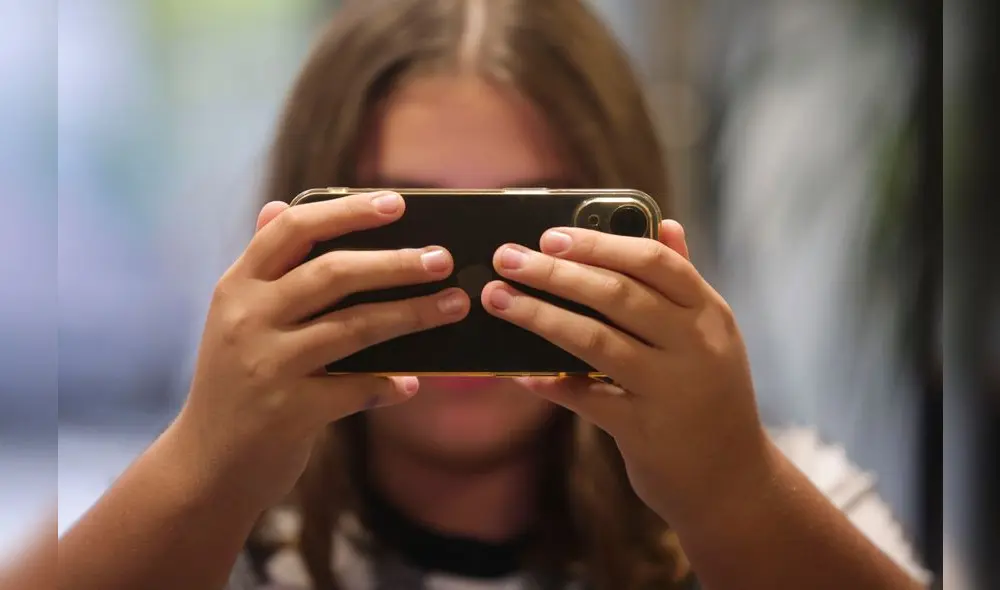 Se prohíbe en Australia el uso de redes sociales en menores de edad. Foto: EFE