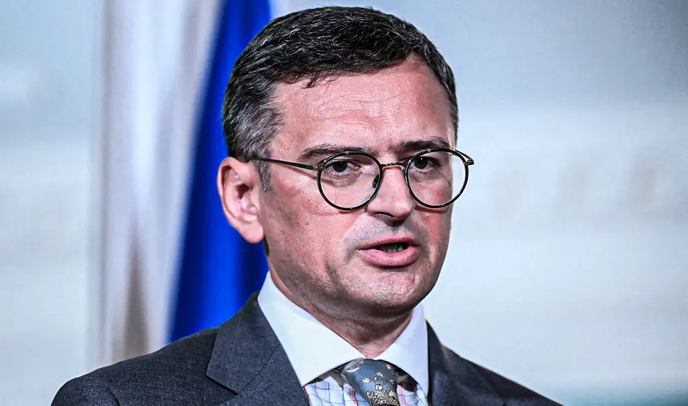 Dmytro Kuleba fue claro en su llamado a la comunidad internacional para que intensifique el suministro de armas y recursos a Ucrania. Foto: AFP.