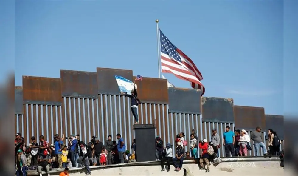 Los inmigrantes en USA deben cumplir con determinadas normativas. Foto: Composición LR/ Diario Constitucional.