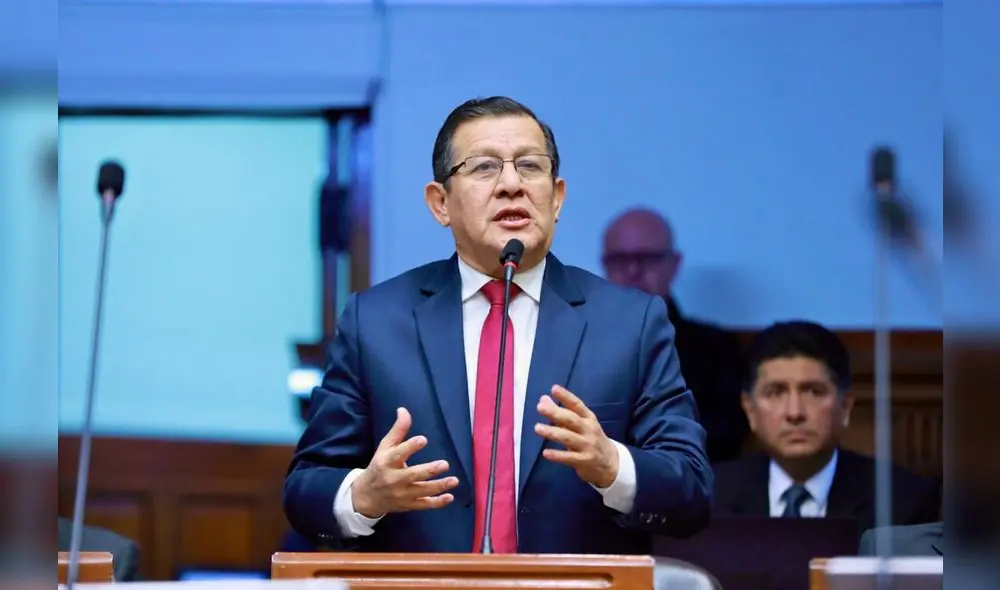 Eduardo Salhuana justificó la ampliación del Reinfo y dijo que el Congreso juega un rol clave. Foto: composición LR Eduardo Salhuana justificó la ampliación del Reinfo y dijo que el Congreso juega un rol clave. Foto: composición LR