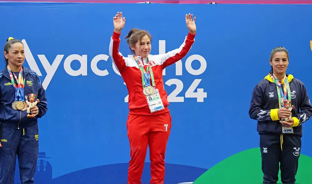 Carmen Fernández Capcha logró una medalla de oro en la categoría peso ligero (47 kg a 52 kg) modalidad peso muerto femenino y dos medallas de plata en las modalidades press de banca y sentadilla Carmen Fernández Capcha logró una medalla de oro en la categoría peso ligero (47 kg a 52 kg) modalidad peso muerto femenino y dos medallas de plata en las modalidades press de banca y sentadilla