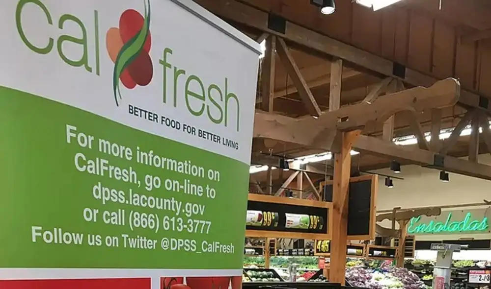 Durante diciembre, los beneficiarios podrán utilizar estos cupones para adquirir alimentos esenciales, aunque no se permiten cigarrillos ni medicamentos. Foto: Marca