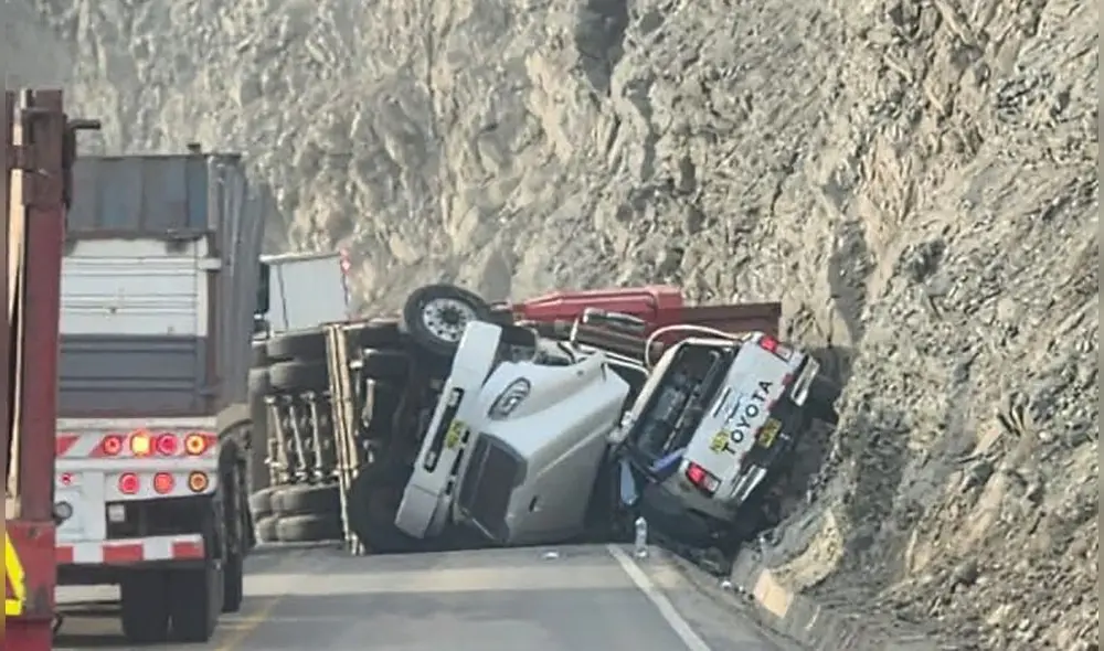 Arequipa. Accidente de tránsito dejó gravemente heridos a dos hombres en la CPS. Foto: Difusión
