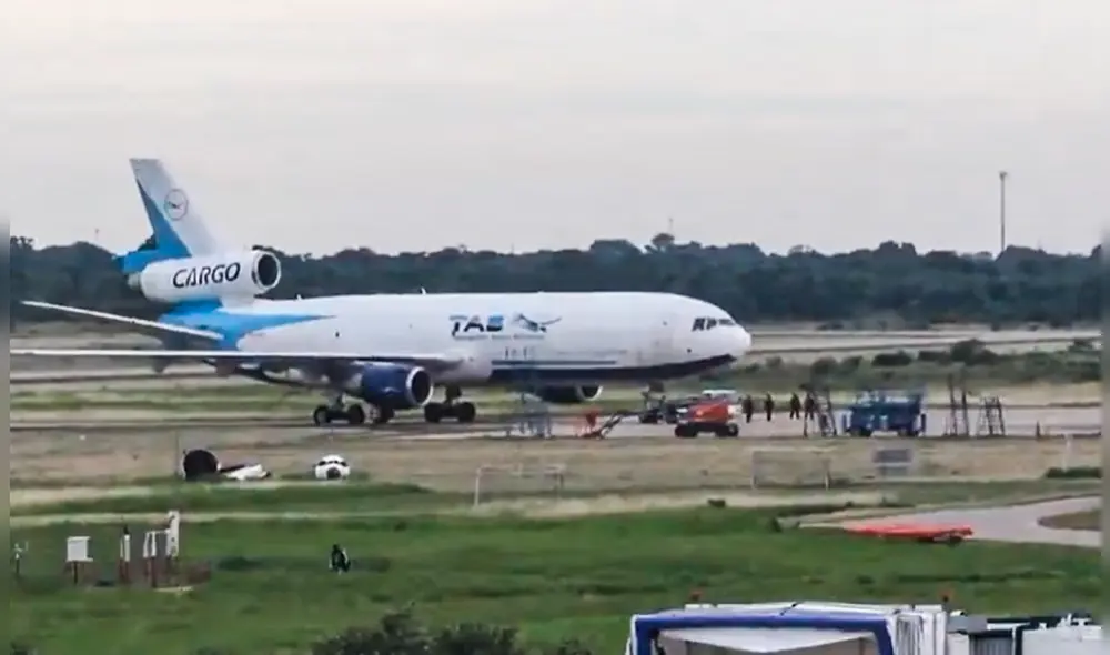 La situación generó malestar entre los viajeros, quienes expresaron su frustración a través de las redes sociales. Foto: Captura X/@grupoeldeber La situación generó malestar entre los viajeros, quienes expresaron su frustración a través de las redes sociales. Foto: Captura X/@grupoeldeber