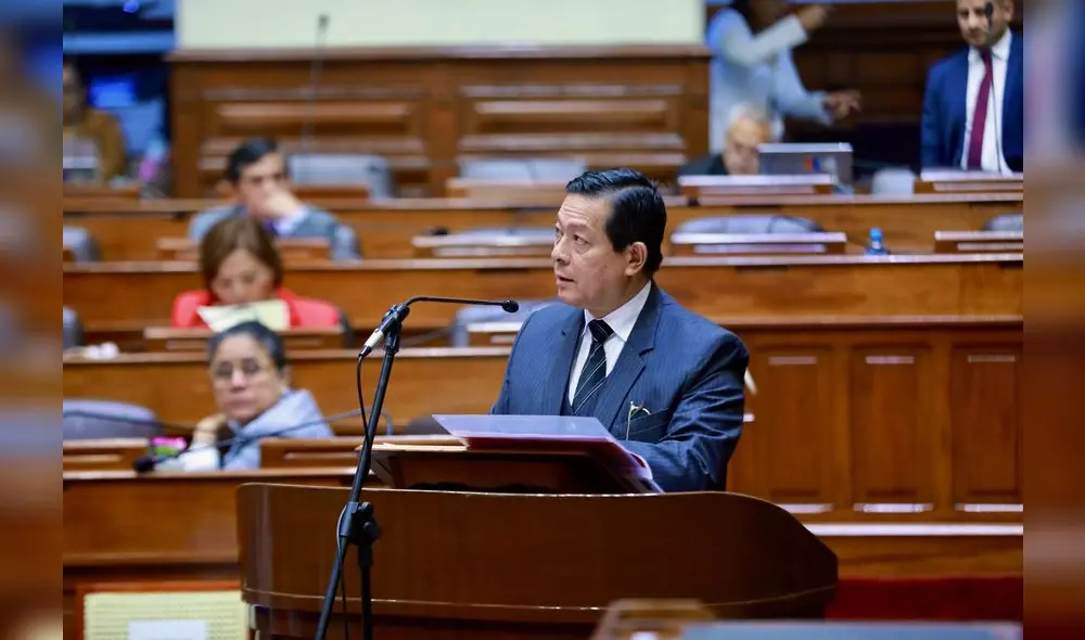 Sumiso. Ministro Eduardo Arana pasa por alto que el sector que lidera tiene como misión, entre otros, fomentar el respeto y la protección de los derechos humanos en la sociedad.