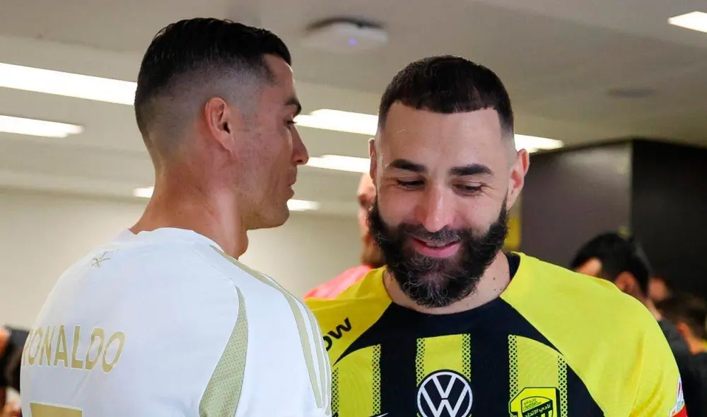 Cristiano Ronaldo y Karim Benzema protagonizaron un emocionante encuentro por la Liga Saudí. Foto: AFP