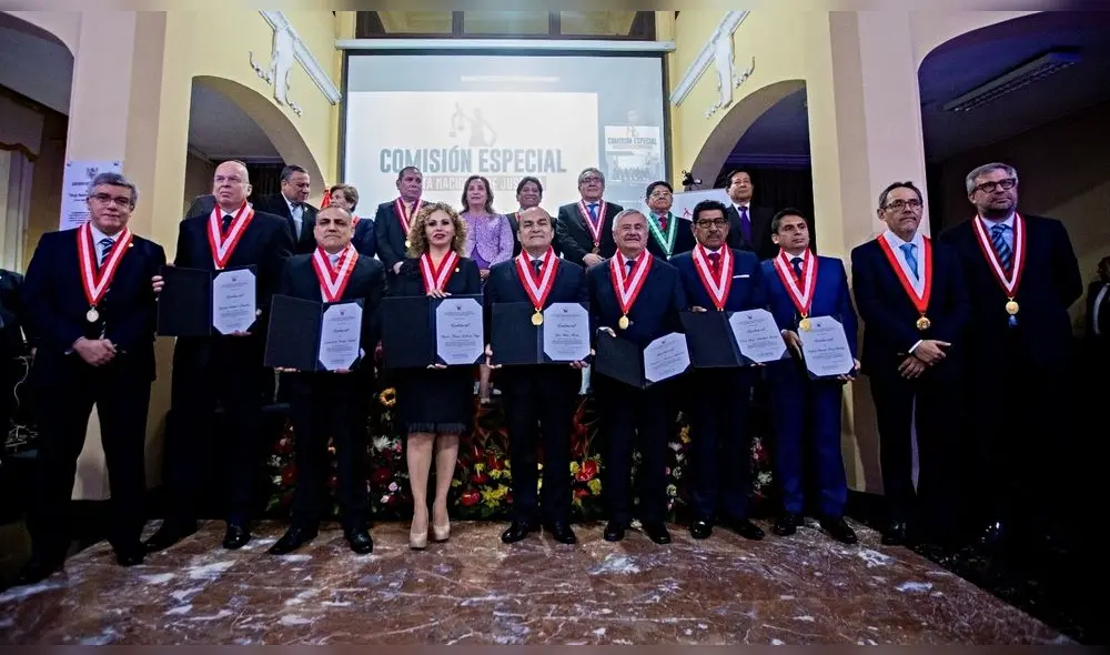 Los nuevos consejeros de la Junta Nacional de Justicia el día de su nombramiento Los nuevos consejeros de la Junta Nacional de Justicia el día de su nombramiento