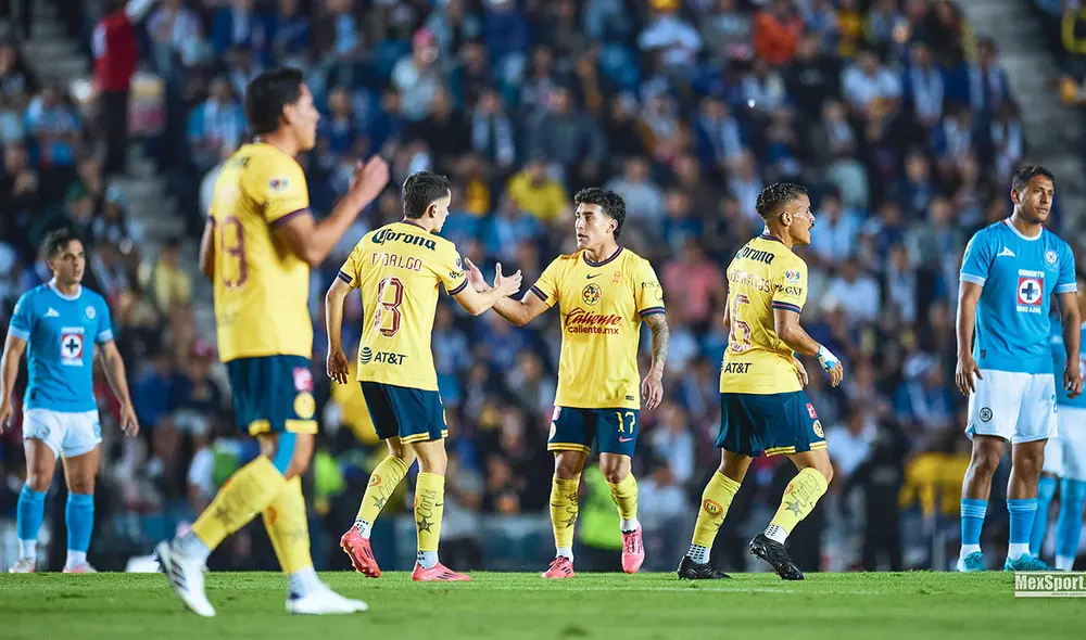 Cruz Azul llegó a empatar tras ir perdiendo 1-3, pero en el tiempo añadido llegó el gol del triunfo para el Ame. Foto: Club América Cruz Azul llegó a empatar tras ir perdiendo 1-3, pero en el tiempo añadido llegó el gol del triunfo para el Ame. Foto: Club América