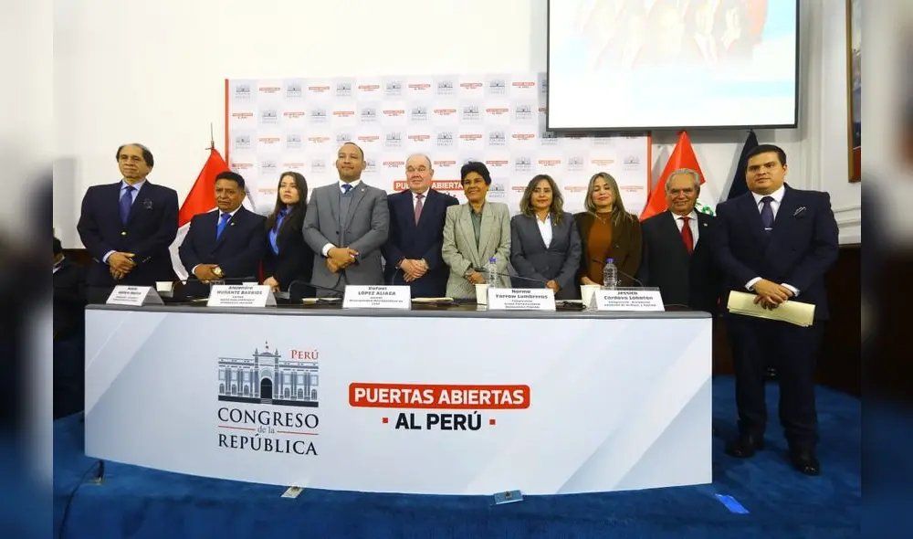 Estuvo previsto que asista el alcalde de Lima al encuentro. El vocero de la bancada dice que no encuentra controversia a este asunto. Foto: Congreso Estuvo previsto que asista el alcalde de Lima al encuentro. El vocero de la bancada dice que no encuentra controversia a este asunto. Foto: Congreso