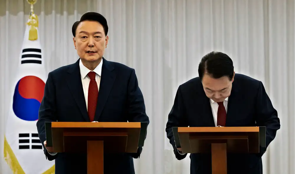 Yoon, que ya enfrentaba oposición, envió tropas al Parlamento el 3 de diciembre para evitar una sesión clave, justificando su acción con amenazas de Corea del Norte. Foto: composición LR/AFP.