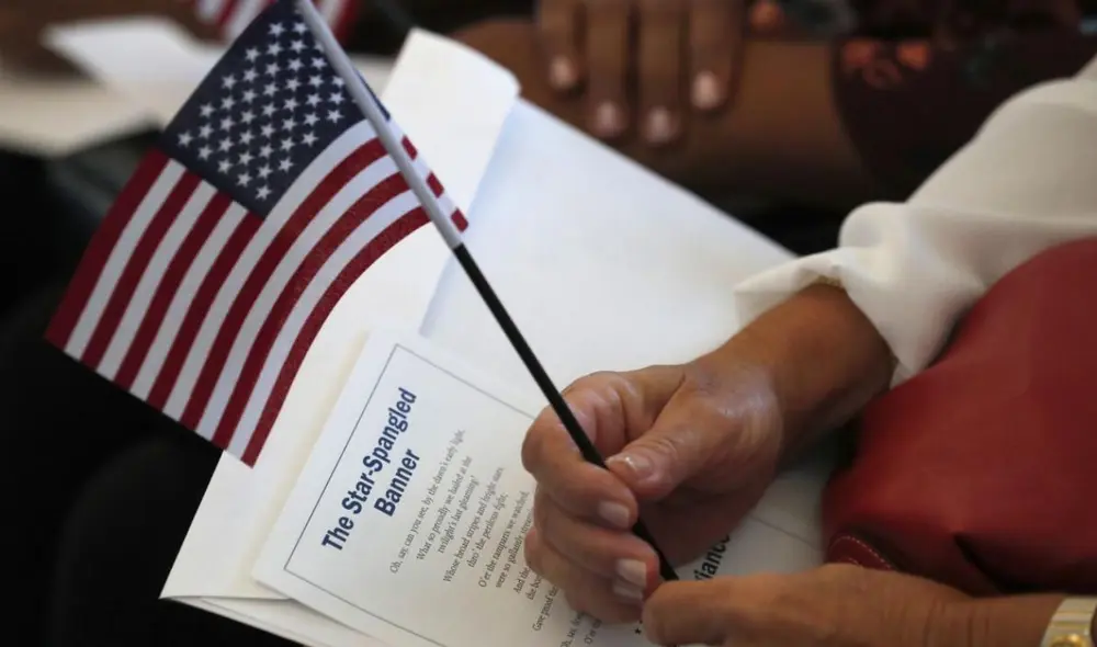 El examen de ciudadanía evalúa el conocimiento sobre la historia, gobierno y principios de EE.UU. Foto: Los Angeles Times