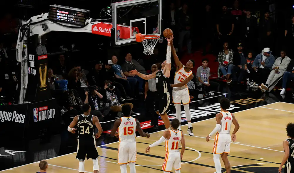 Los Bucks clasificaron a la final de la NBA Cup tras remontarle el juego a los Hawks. Foto: AFP Los Bucks clasificaron a la final de la NBA Cup tras remontarle el juego a los Hawks. Foto: AFP