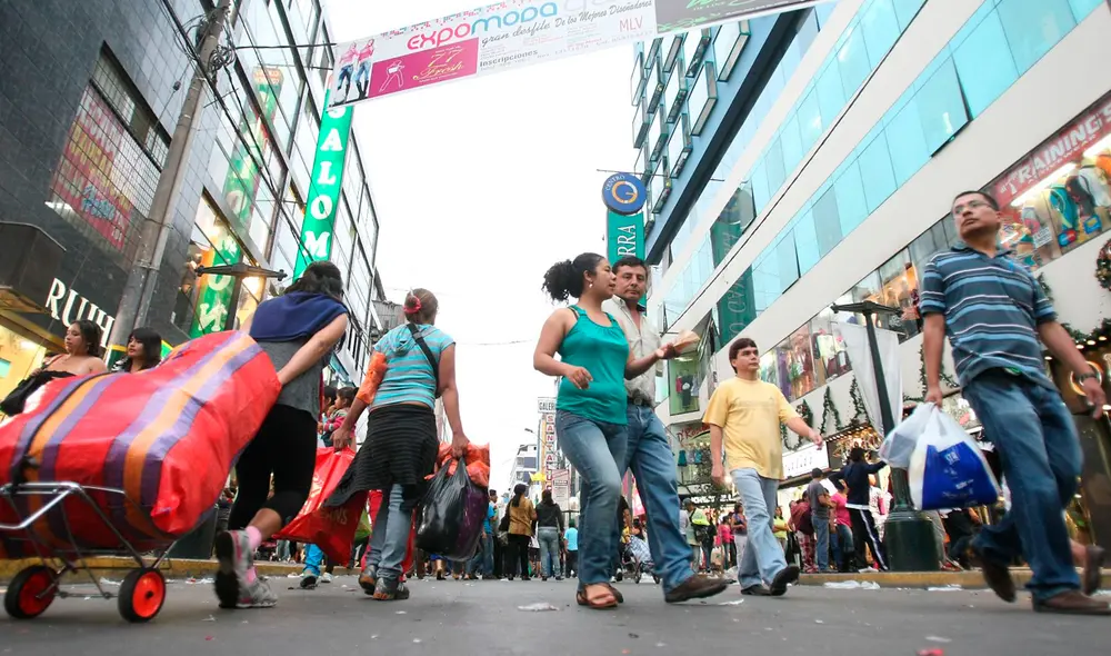 ATU informó los desvíos y las rutas autorizadas en los accesos principales de Gamarra. Foto: Andina