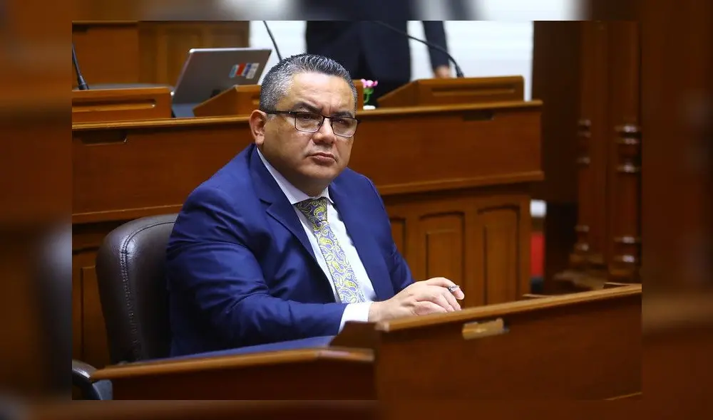 Santiváñez respaldó la propuesta de Dina Boluarte. Foto: Congreso Santiváñez respaldó la propuesta de Dina Boluarte. Foto: Congreso