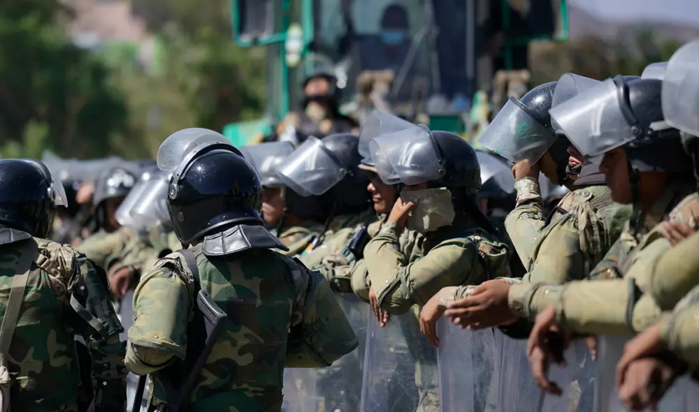 Las acciones incluyen controles aduaneros y operativos conjuntos con la policía, para estabilizar precios y asegurar el acceso a alimentos esenciales en el país. Foto: composición LR/ AFP.