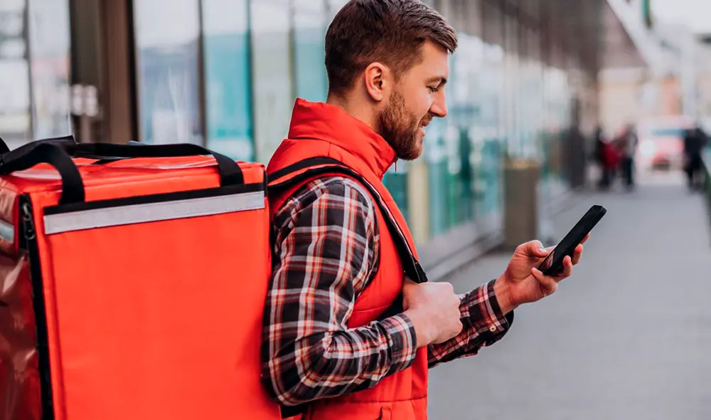 Según estimaciones de Statista Market Insights, se prevé que en 2024 los pedidos de comida preparada a domicilio aumentaron. Foto: Restauracion News Según estimaciones de Statista Market Insights, se prevé que en 2024 los pedidos de comida preparada a domicilio aumentaron. Foto: Restauracion News